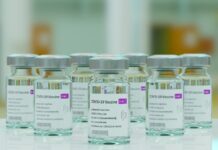 ‘백신 주권 확보’…mRNA 백신 플랫폼 개발 내년 착수 3 clear glass bottles on table