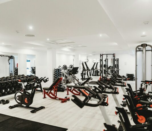 전문가가 추천하는 운동장비 black spin exercise bike lot